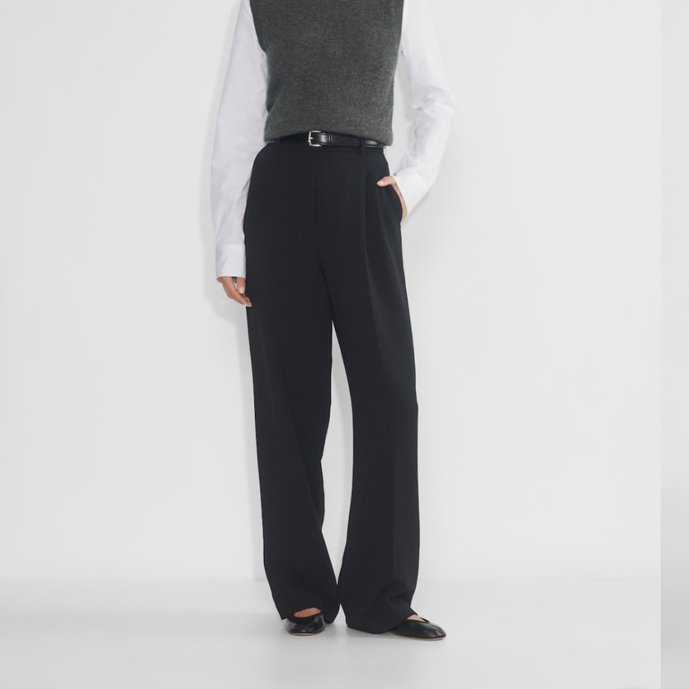 Aritzia Effortless Pants Creppette Size 2